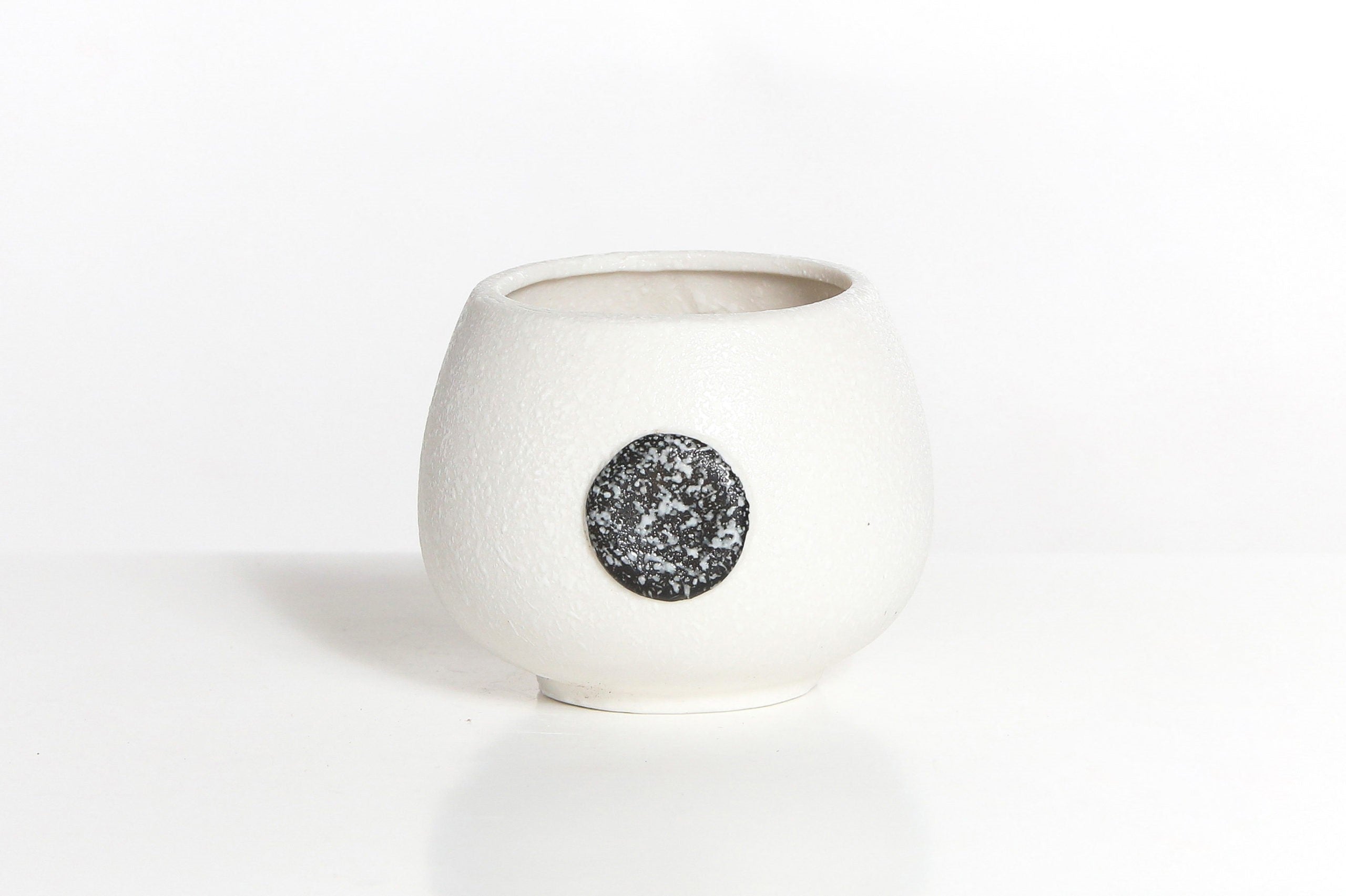 GRGP2413 6cm Pot w/ drainage hole